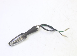 CLIGNOTANT AVANT DROIT