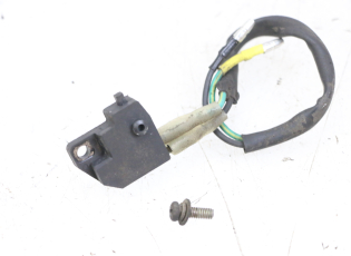 CONTACTEUR FEU STOP GAUCHE