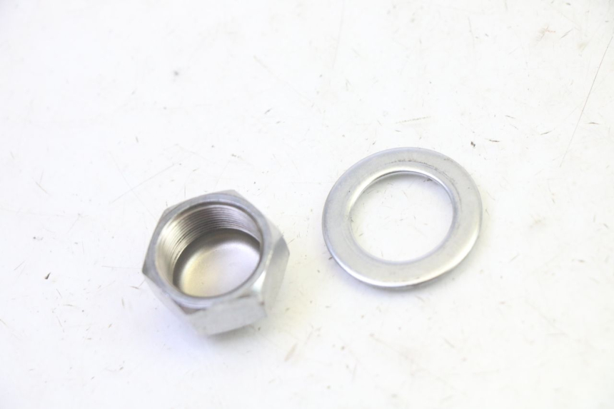 photo de FORK CROWN NUT YAMAHA FZ6 N FAZER 600 (2004 - 2006)