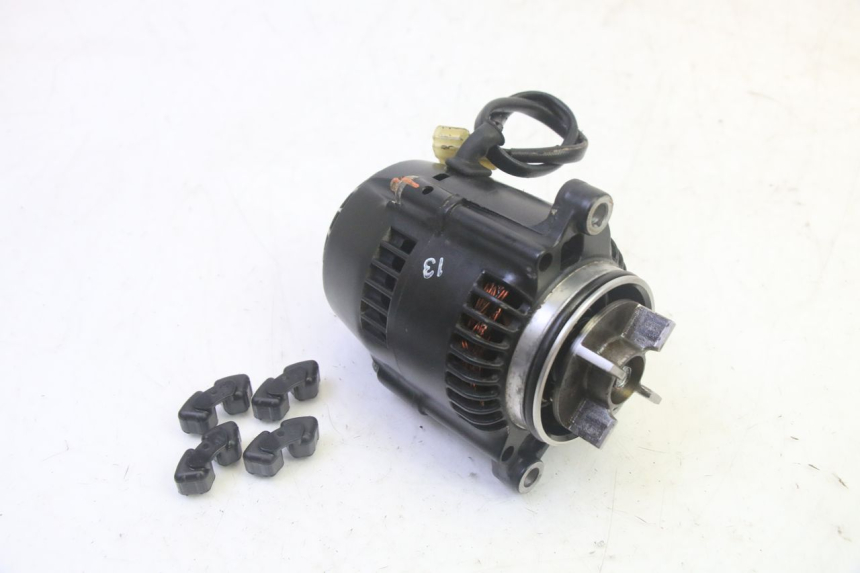 photo de ALTERNATOR KAWASAKI GPZ RX 1000 (1986 - 1988) - Technical close-up