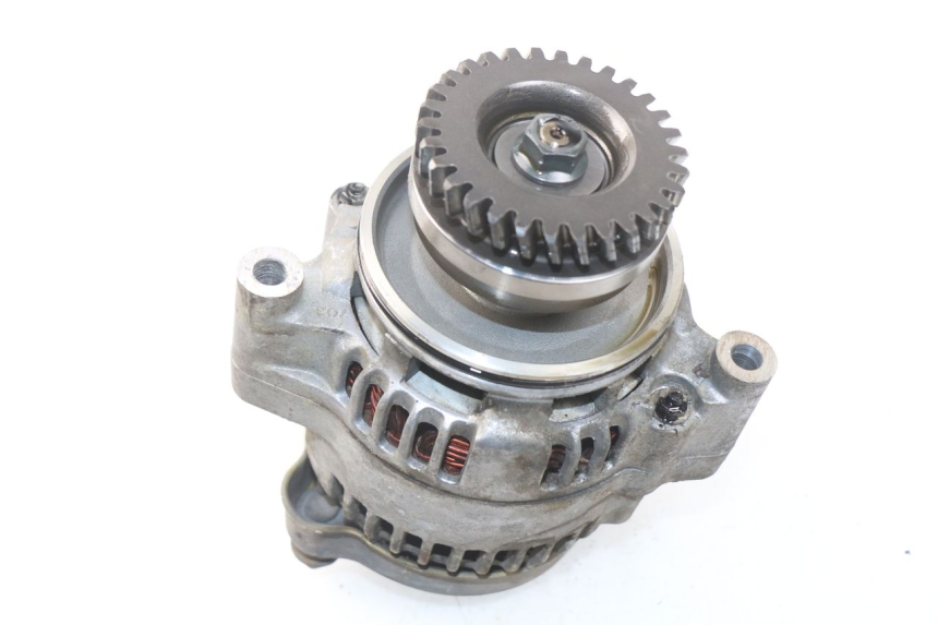photo de ALTERNATOR SUZUKI GSX-F GSXF 600 (1998 - 2004) - Technical close-up