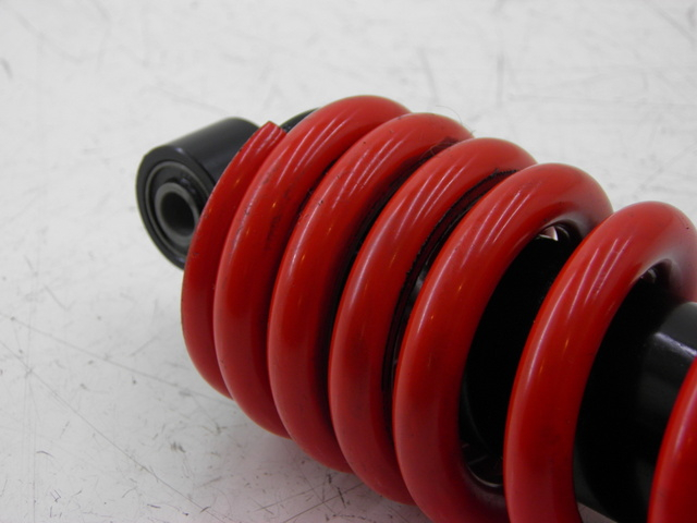 photo de REAR SHOCK ABSORBER KYMCO QUANNON NAKED 125 (2010) - Zoom on usage condition