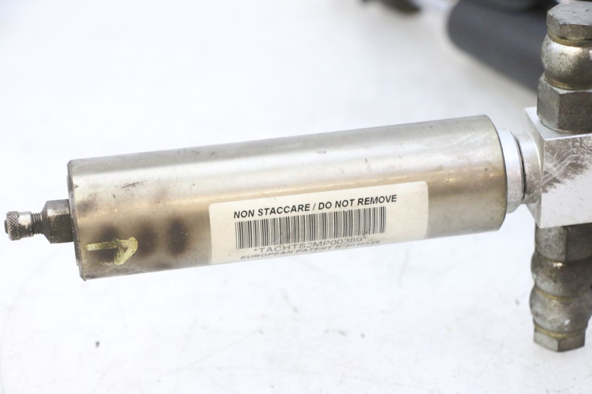 photo de FRONT SHOCK ABSORBER QUADRO 4 4D 350 (2015 - 2018)