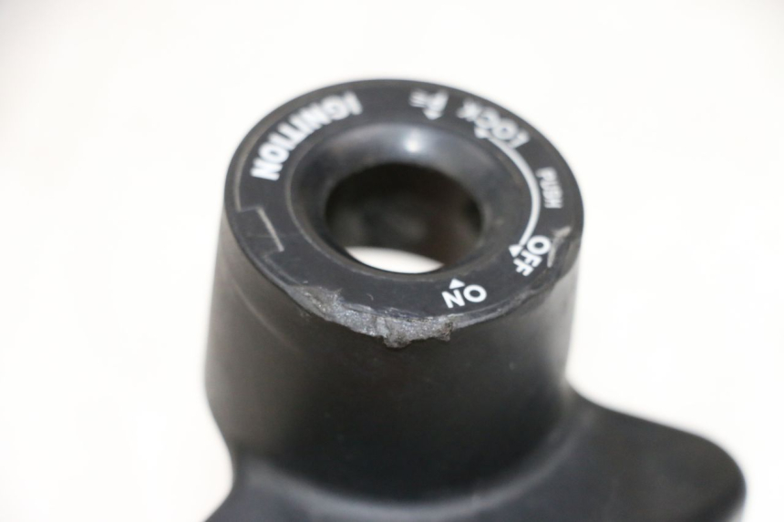 photo de TRANSPONDER ANTENNA YAMAHA FJR ABS 1300 (2006 - 2012) - Alternative perspective