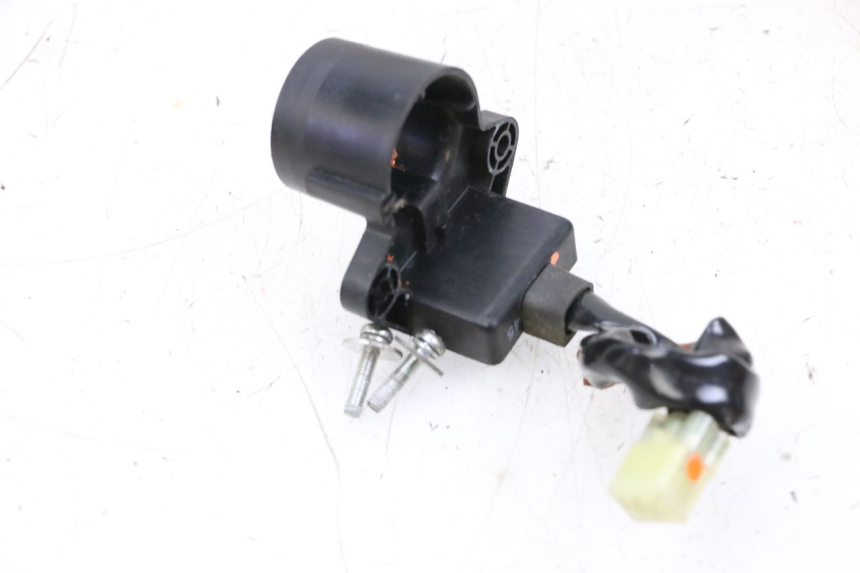 photo de TRANSPONDER ANTENNA YAMAHA X-MAX XMAX 125 (2010 - 2013) - Alternative perspective