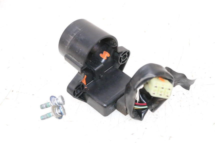 photo de TRANSPONDER ANTENNA YAMAHA XMAX X-MAX 125 (2006 - 2009) - Fixing points details