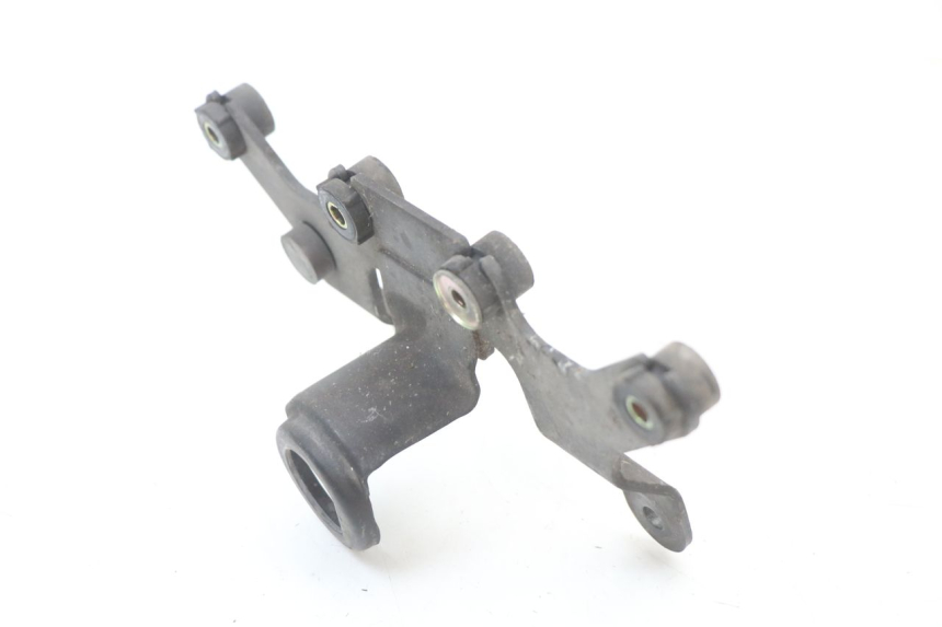 photo de SPEEDOMETER BRACKET SUZUKI GN 125 (1997 - 2000)