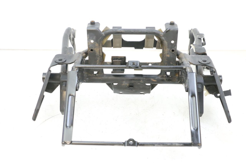 photo de FRONT FAIRING BRACKET SUZUKI BURGMAN EXECUTIVE ABS 650 (2006 - 2012) - Alternative perspective