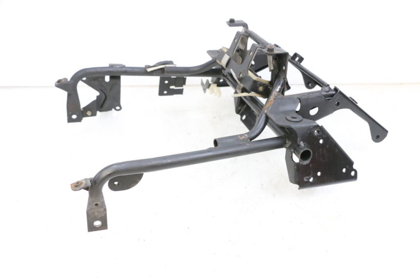 photo de FRONT FAIRING BRACKET SUZUKI BURGMAN EXECUTIVE ABS 650 (2006 - 2012) - Technical close-up