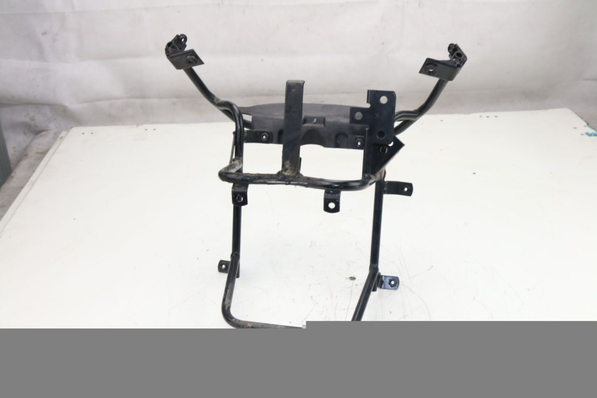 photo de FRONT FAIRING BRACKET PEUGEOT ELYSEO 100 (1998 - 2004)