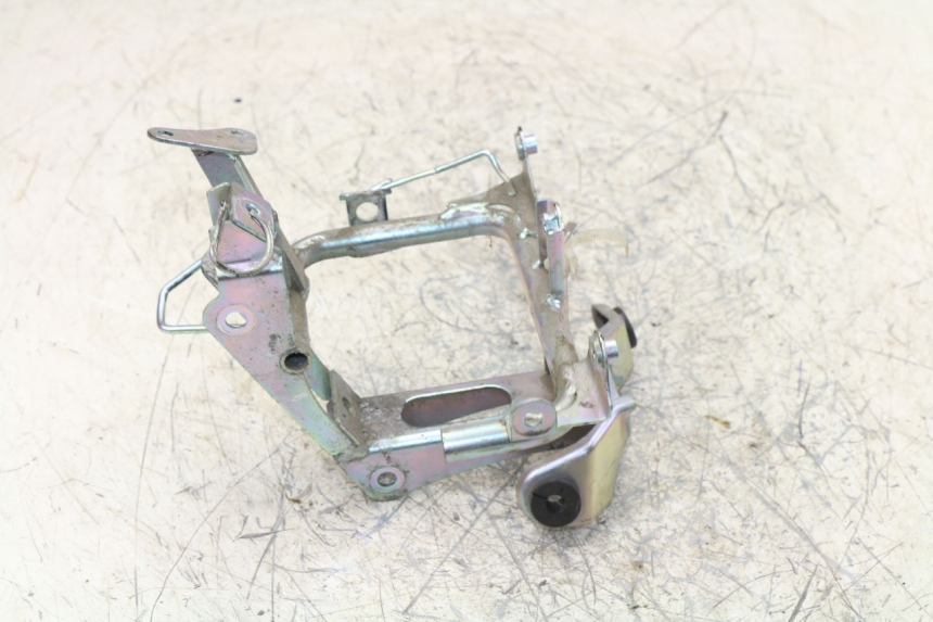 photo de FRONT FAIRING BRACKET HONDA VISION 50 (2011 - 2015)