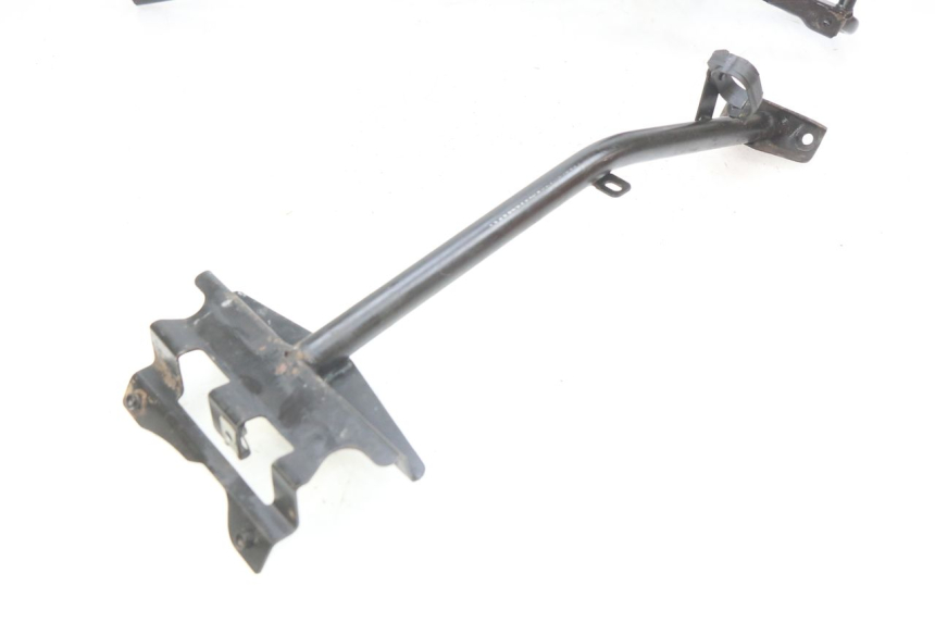 photo de FRONT FAIRING BRACKET PIAGGIO MP3 LT 300 (2010 - 2016)