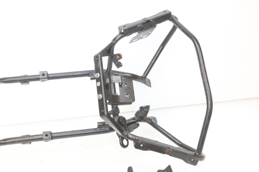 photo de FRONT FAIRING BRACKET PIAGGIO MP3 LT 300 (2010 - 2016)