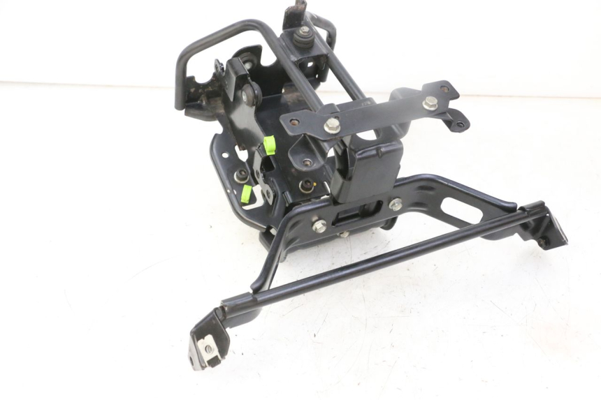 photo de FRONT FAIRING BRACKET PEUGEOT SATELIS 125 (2013 - 2018)