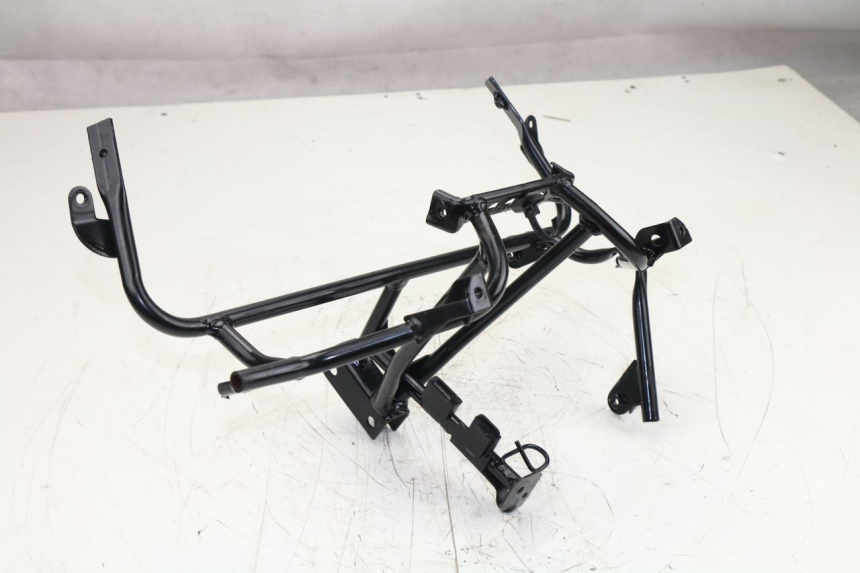 photo de FRONT FAIRING BRACKET SUZUKI UH BURGMAN 125 (2002 - 2006)