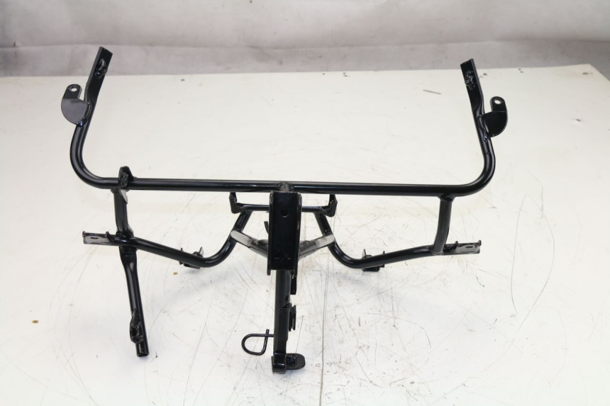 photo de FRONT FAIRING BRACKET SUZUKI UH BURGMAN 125 (2002 - 2006)