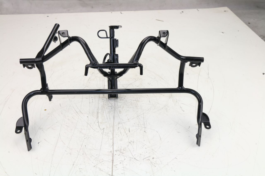 photo de FRONT FAIRING BRACKET SUZUKI UH BURGMAN 125 (2002 - 2006)