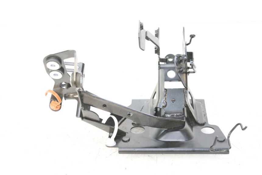 photo de FRONT FAIRING BRACKET YAMAHA XMAX X-MAX 125 (2021 - 2025)