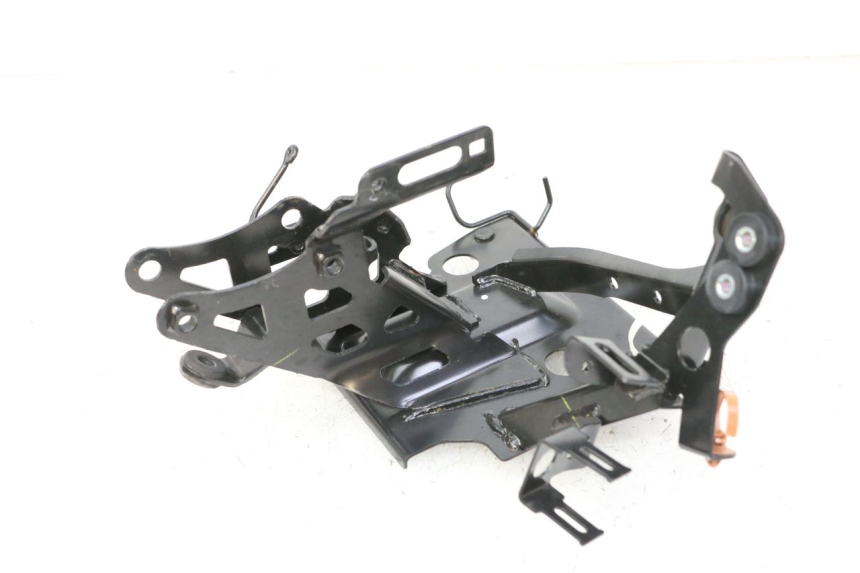 photo de FRONT FAIRING BRACKET YAMAHA XMAX X-MAX 125 (2021 - 2025)