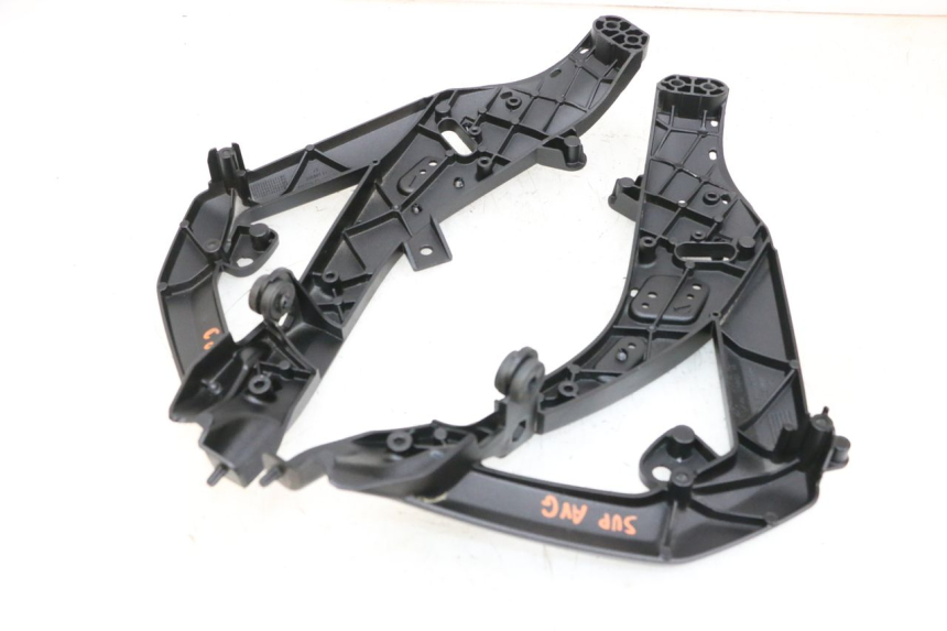 photo de FRONT FAIRING BRACKET BMW R GS 1250 (2021 - 2024) - Surface and material condition