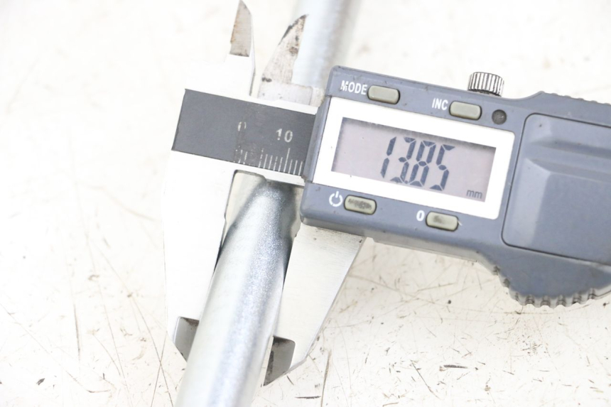 photo de SWING ARM AXLE ARCHIVE CAFE RACER 4T 50 (2019 - 2024)