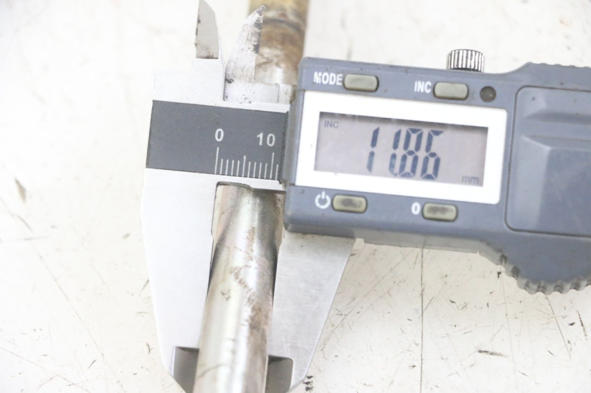 photo de SWING ARM AXLE HONDA CRF-F CRF F 110 (2019 - 2022)