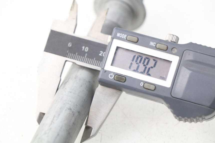 photo de SWINGARM PIVOT BOLT HONDA INTEGRA NC D 750 (2016 - 2018)