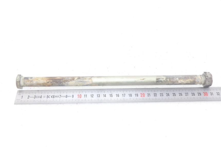 photo de SWINGARM PIVOT BOLT YAMAHA MT-07 MT07 ABS 700 (2014 - 2017)