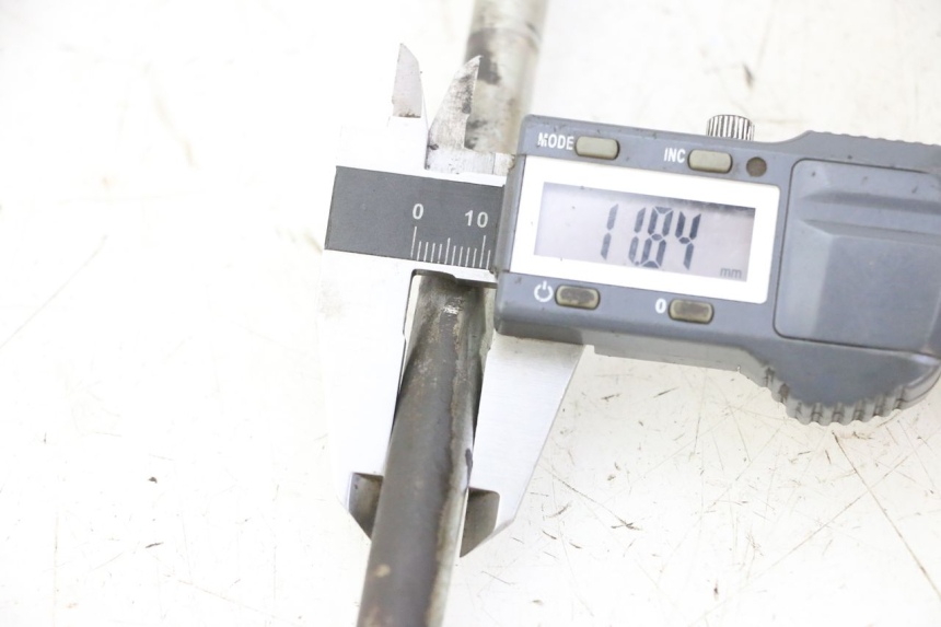 photo de SWING ARM AXLE APOLLO RFZ 125