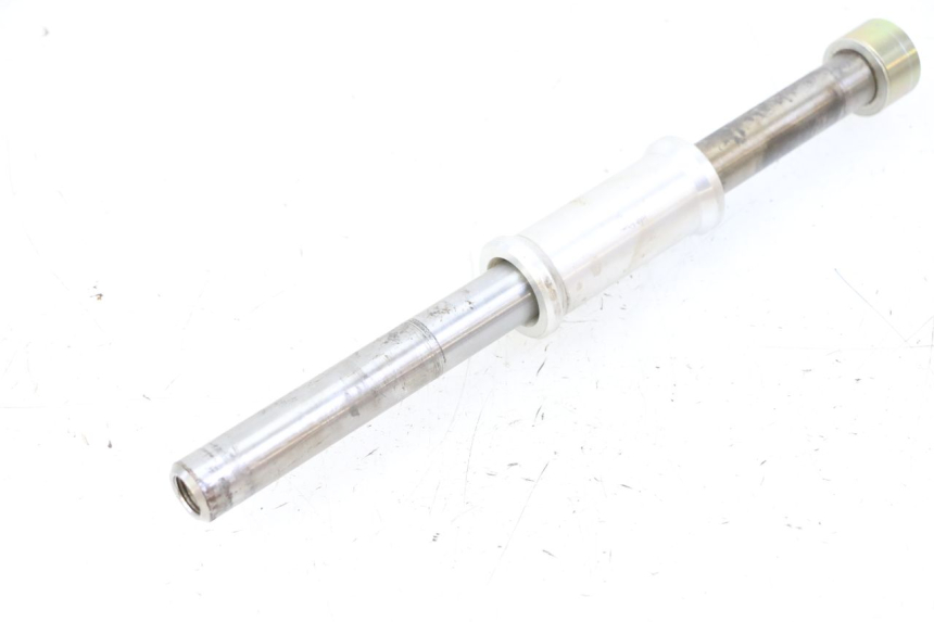 photo de SWING ARM AXLE TRIUMPH SPRINT 900 (1995 - 1998)