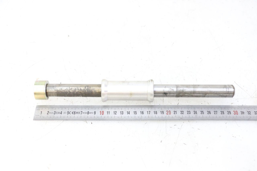 photo de SWING ARM AXLE TRIUMPH SPRINT 900 (1995 - 1998)