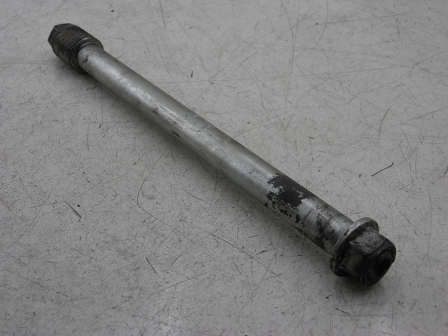 photo de SWING ARM AXLE SUZUKI SV S 650 (1999 - 2002)