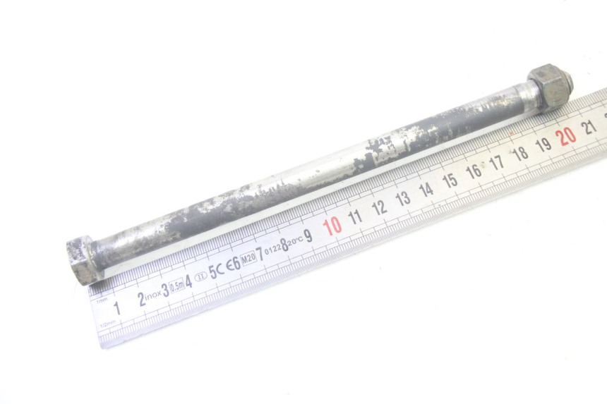 photo de SWING ARM AXLE YAMAHA TTR 125 (2000 - 2020) - Zoom on usage condition