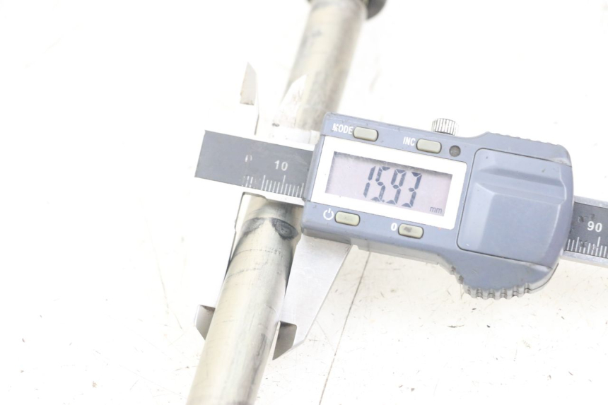 photo de SWINGARM PIVOT BOLT YAMAHA XT X 660 (2004 - 2016)
