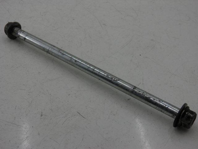 photo de SWINGARM PIVOT BOLT YAMAHA SR 125 (1982 - 2003)