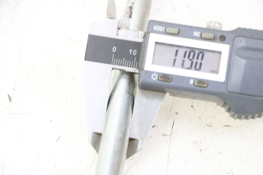photo de SWING ARM AXLE YAMAHA YZ 85 (2022 - 2025)