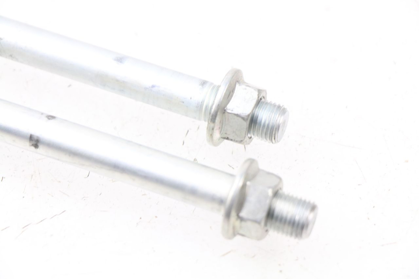 photo de ENGINE AXLE HONDA CBR RR FIREBLADE 1000 (2006 - 2007)