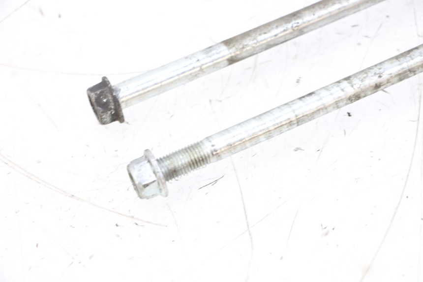 photo de ENGINE AXLE SUZUKI GSXR GSX-R 1000 (2003 - 2004) - Product overview