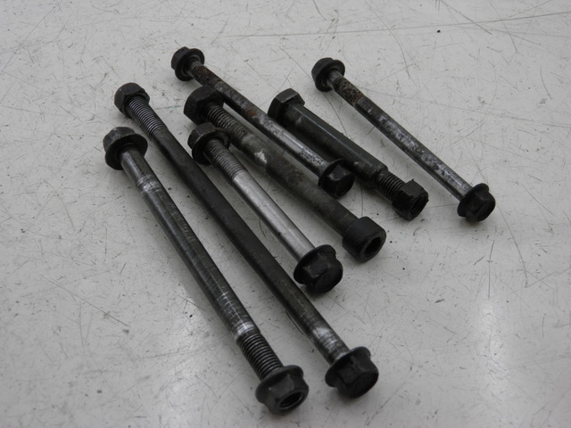 photo de ENGINE AXLE YAMAHA FZS FAZER 600 (1998 - 2001) - Main view