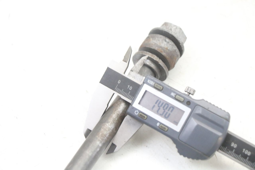 photo de REAR WHEEL AXLE APRILIA RS 50 (1999 - 2005)