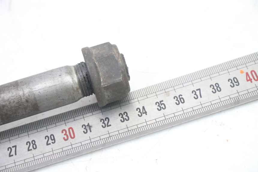 photo de REAR WHEEL AXLE HONDA CBR RR FIREBLADE 900 (1992 - 1994)