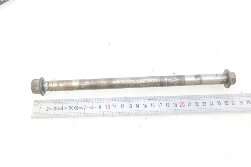 photo de REAR WHEEL AXLE HONDA CM 125 (1983 - 2003)