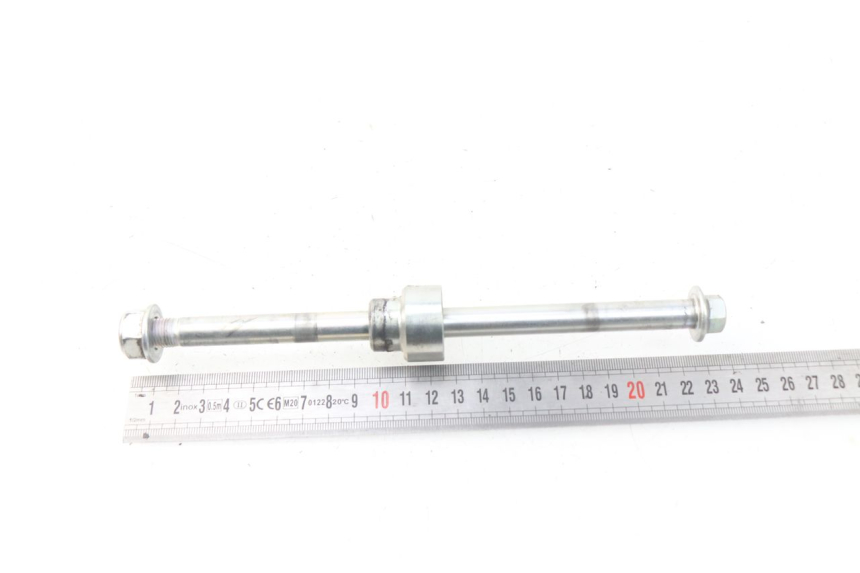 photo de REAR WHEEL AXLE HONDA CRF-F CRF F 110 (2019 - 2022) - Alternative perspective