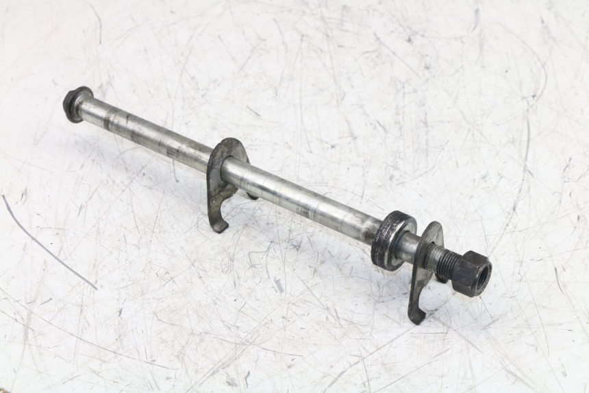 photo de REAR WHEEL AXLE SUZUKI GS GSE 500 (2003 - 2007)