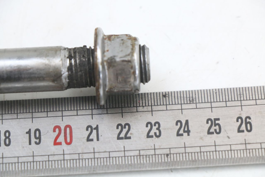 photo de REAR WHEEL AXLE KEEWAY TX 50 (2008 - 2015)