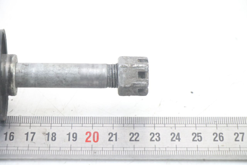 photo de REAR WHEEL AXLE KAWASAKI KX 65 (2000 - 2019)