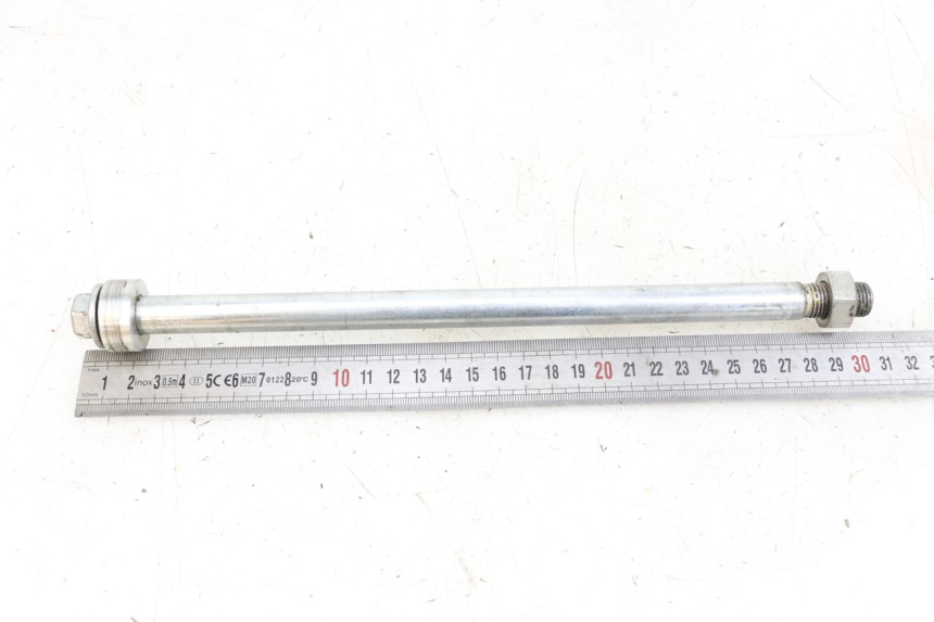 photo de REAR WHEEL AXLE ASTOR ORCAL 125 (2015 - 2017)