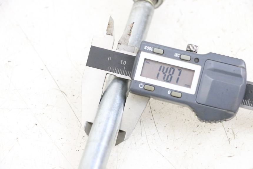 photo de REAR WHEEL AXLE ASTOR ORCAL 125 (2015 - 2017)