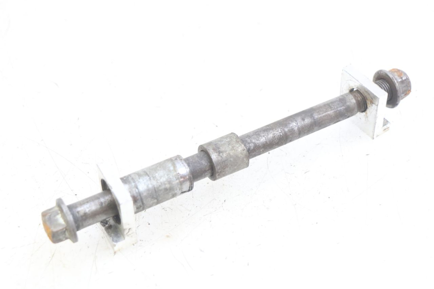 photo de REAR WHEEL AXLE YCF PILOT 125