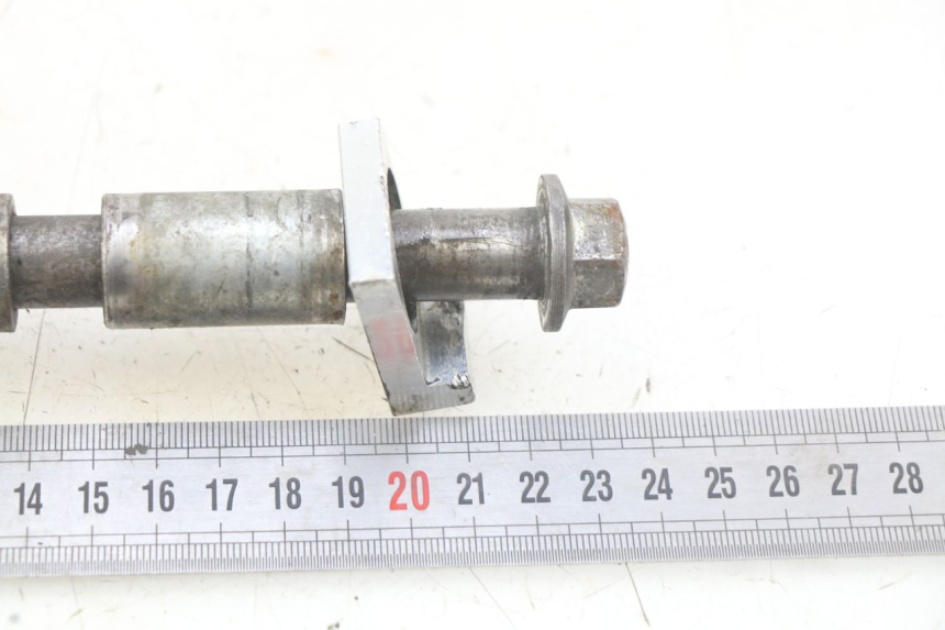 photo de REAR WHEEL AXLE YCF PILOT 125